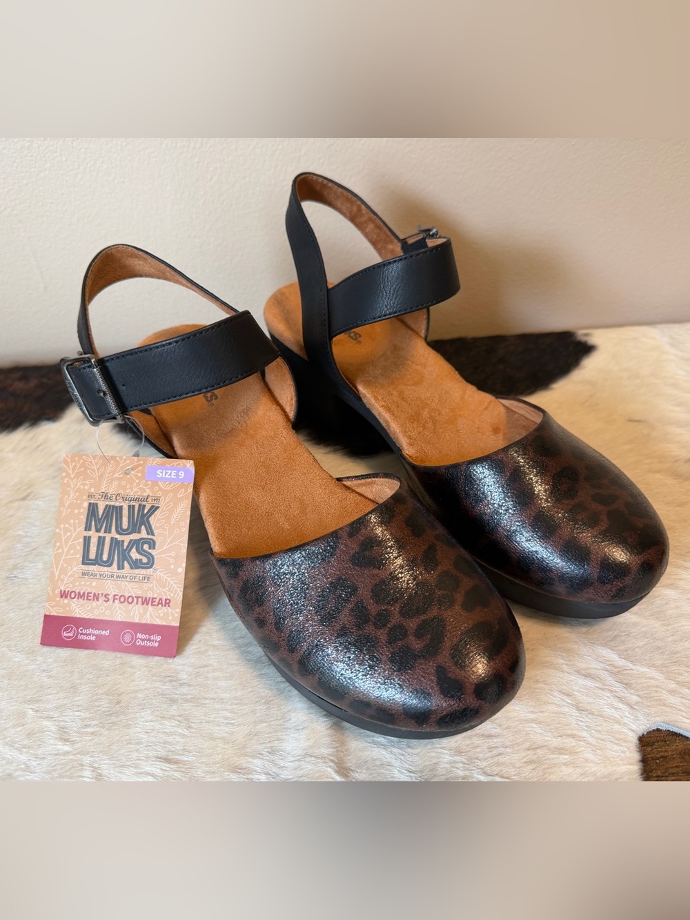 NWT Muk Luks